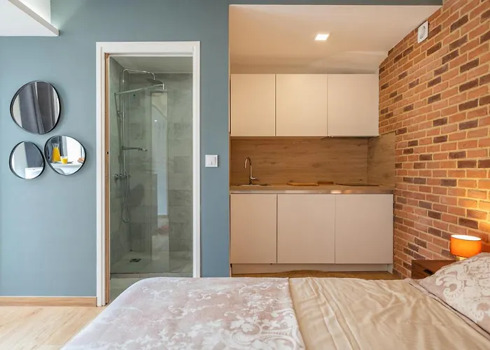 Cosy Renove 150m De Monaco بوزولي